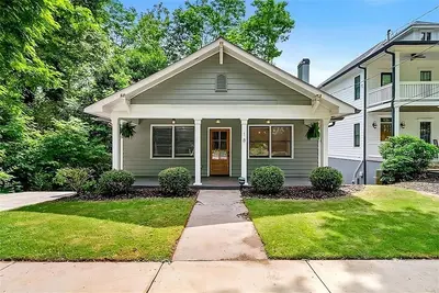 Image de Charming Atl Bungalow Close to Popular Attractions! Fast Fiber Internet and Cozy