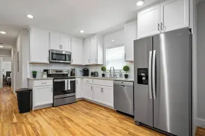 Image de Avenue Quads - Unit 4\/King Bed\/Convenient Location