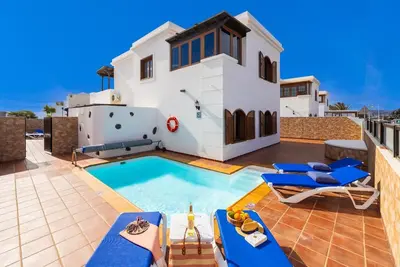 Image de Villa Eugina - Trois Chambres Villa, Couchages 6