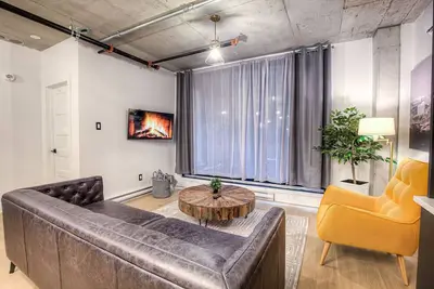 Image de Modern 2br Suite• Patio • Old Montreal • B1