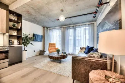 Image de Modern 2br Suite • Old Montreal • F2