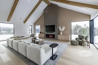 Image de Stunning New 5 Bed 5 Bath Country Home!