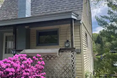 Image de Picturesqe Lake home near historic downtown Littleton