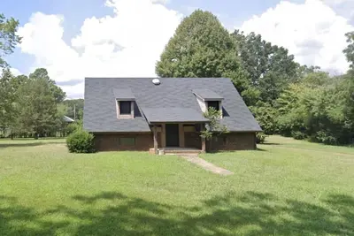 Image de Waterfront Retreat on Weiss Lake – Sleeps 14 | Stunning Views & Relaxing Outdoor Space