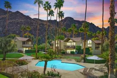 Image de Indian Wells Chic Villa with fire pit, patio, kitchen, pool, and majestic views