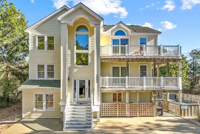 Image de 1402 - Salty Dawg, 4 Min Walk to Beach | Pool, Hot Tub & Game Room