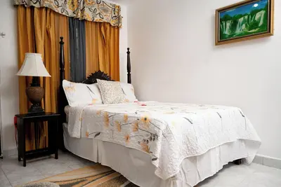 Image de Cozy 2-bedroom house in phenomenal St. Ann Parish with Ac, WiFi