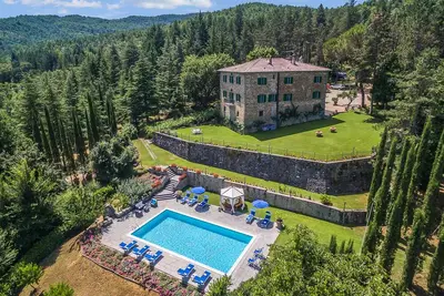 Image de Belle maison Ă Monterchi avec jacuzzi