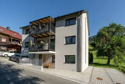 Image de Appartement unique avec loft et balcon