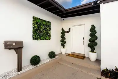 Image de Your Perfect Oasis in Miami!