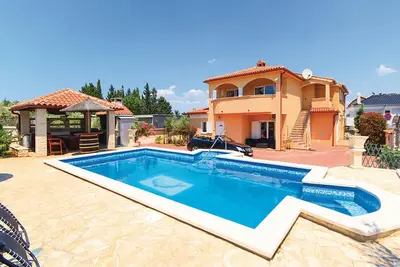 Magnifique appartement à Stinjan avec.