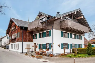 Image de Appartement 'In Roßhaupten' avec vue sur les montagnes, jardin partagé et Wi-Fi