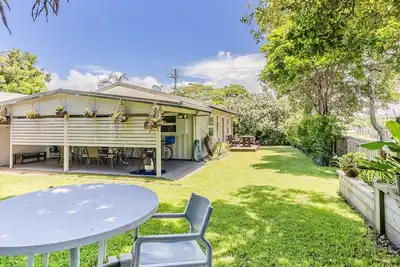 Image de Charming 3-bedroom, 1 bathroom holiday house near the beach!