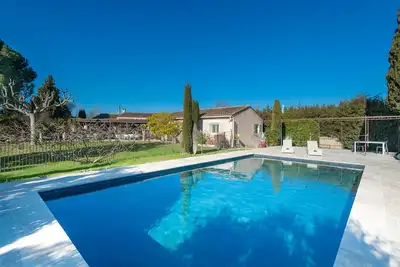 Image de Maison cosy à Graveson avec WiFi