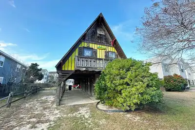 Image de Ch307- Ahoy there! The Pirate House-2 Bd, Canalfront, A-frame tranquility!