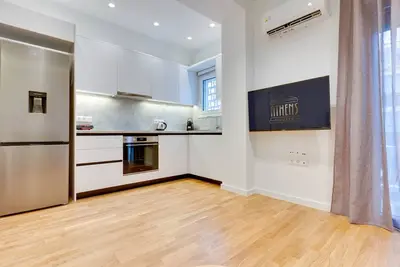 Image de Elegant flat 5’ walk to metro panormou