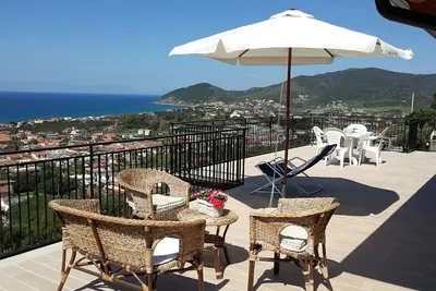 Image de Entire private villa with stunning views, shared pool