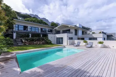 Image de Luxury 6 Bed Camps Bay Villa | Pool + Ocean Views