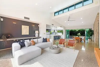 Image de Lily Pad Retreat A Luxe Poolside Parap Oasis