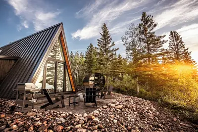 Image de Kalliot: Lakefront Tiny A-Frame w/Barrel Sauna + Ev Charger