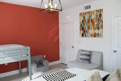 Image de [Duplex] Casa Maria Bonita - Luxury 3-bedroom rental with Ac, WiFi in McDonough