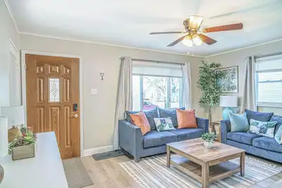 Image de Charming 2-bedroom house with WiFi, Ac in welcoming Champaign