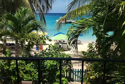 Image de 4-bedroom beachfront house in beautiful Paynes Bay. Pause or play every day!