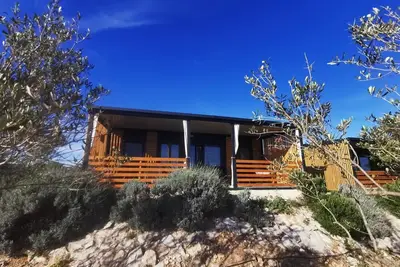 Image de Comfort Two Bedroom Mobile Homes Pirovac - Standard Two Bedroom Mobile Home with Sea View and Terrace