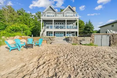Image de Luxurious Cottage in Tiny 5bd4bth Private Beach