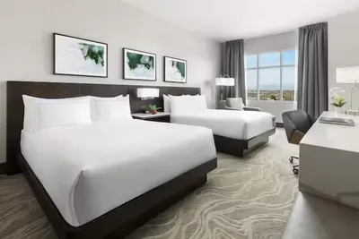 Image de Room w/ Streaming Entertainment & Modern Decor Near Tucson Convention Center