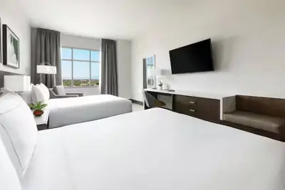 Image de Std 2 Queens, DoubleTree Tucson, Restaurant & Pool, Near Convention Center