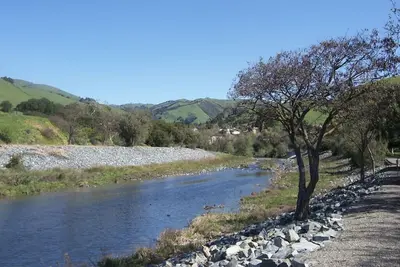 Image de \nEnjoyable private entry unit with private bathroom, kitchen, washer and dryer\n