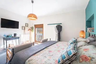 Image de Chambre \"1b\" avec piscine partagée, jardin privé et Wi-Fi