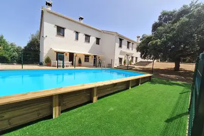 Image de Chalet 'El Pinar De La Lobera' avec vue sur la montagne, piscine partagée et Wi-Fi