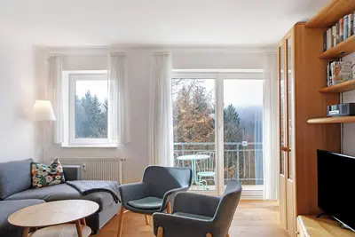 Image de Appartement \"Tannenblick 6-2\" avec vue sur les montagnes, balcon et Wi-Fi
