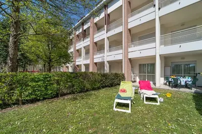 Image de Bel appartement avec terrasse clôturée