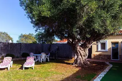 Image de 5 minutes from the beach! Ideal house with garden, barbecue, parking and free wifi