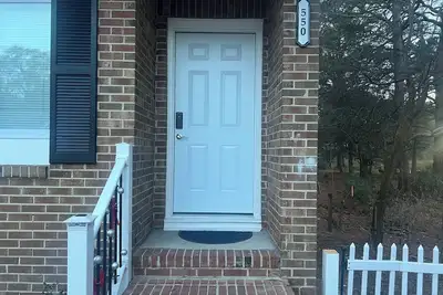 Image de Charming 2 bedroom, 2 bath townhome located in Portsmouth, Simple and elegant! !