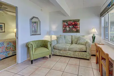 Image de Directly on the Gulf - Unit  9 - 1 Bedroom - Ground Floor - Sleeps up to 4