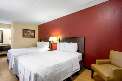 Image de 2 Relaxing Rooms w/ Free Shuttle and Coffee – Perfect for Pet Owners