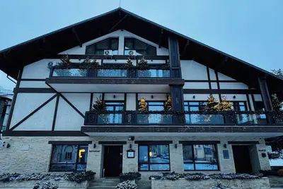 Image de Spacious 12-bedroom villa in charming Vatra Dornei with Ac, WiFi