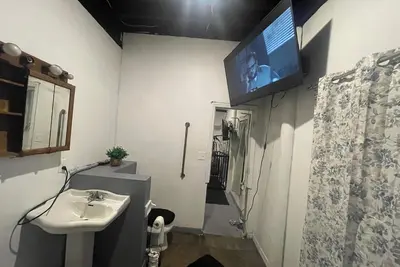 Image de Vintage & Affordable Unit 4 of 6