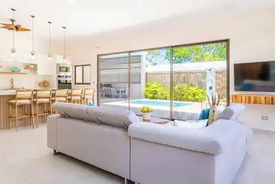 Image de Modern Luxury - 3br, 2. 5ba, Pool, WiFi, Ac, near National Park & restaurants