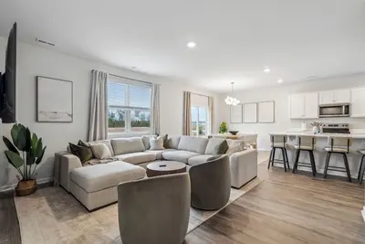 Image de 5br/3bt+ Lake + Games Room+ Office+ Near Beaches
