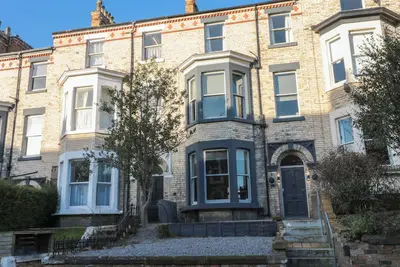 27 Westbourne Grove, pet friendly, with a garden in Scarborough
