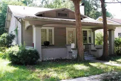 Spacious home close to Uf Campus