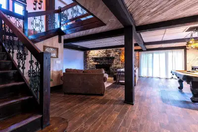 Image de Forest Whisper Retreat: 4-bdrm lodge in Daggett. Get away and have everything.