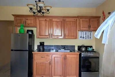 Image de Cozy 1-Bedroom Cottage with Peaceful Garden Patio