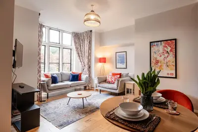 A romantic, light and airy Cotswold holiday Cottage - School House Cottage