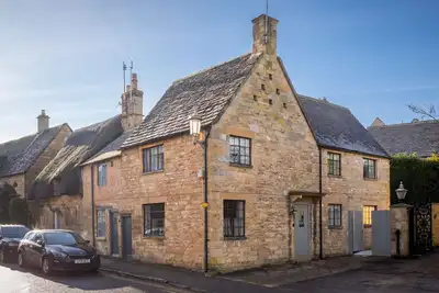 Beautifully presented dog friendly holiday cottage - Garth Cottage